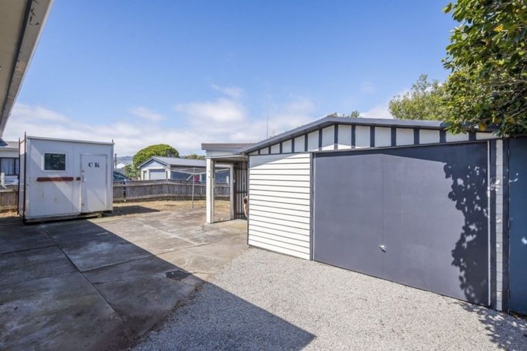 Photo of property in 38 Walton Road, Paraparaumu Beach, Paraparaumu, 5032