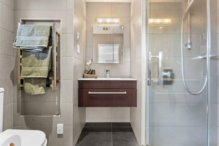 Photo of property in 9 The Anchorage, Sunnyhills, Auckland, 2010