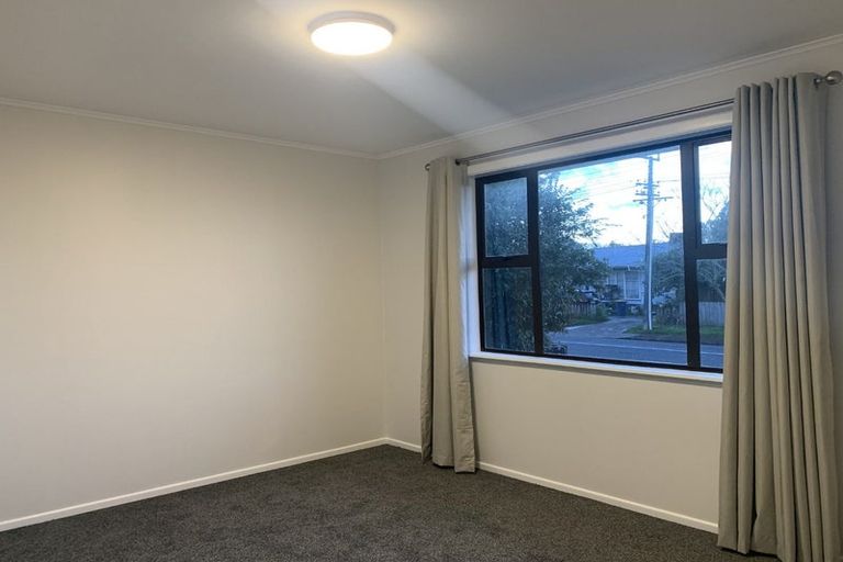 Photo of property in 50 Barrys Road, Glendene, Auckland, 0602