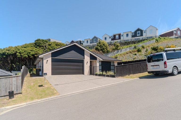 Photo of property in 6 Topsail Way, Whitby, Porirua, 5024