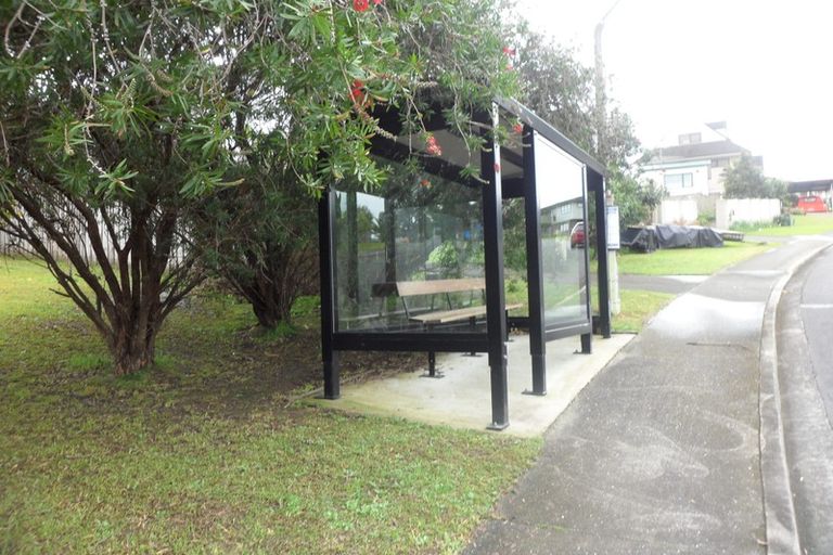 Photo of property in 8 Athena Drive, Totara Vale, Auckland, 0629