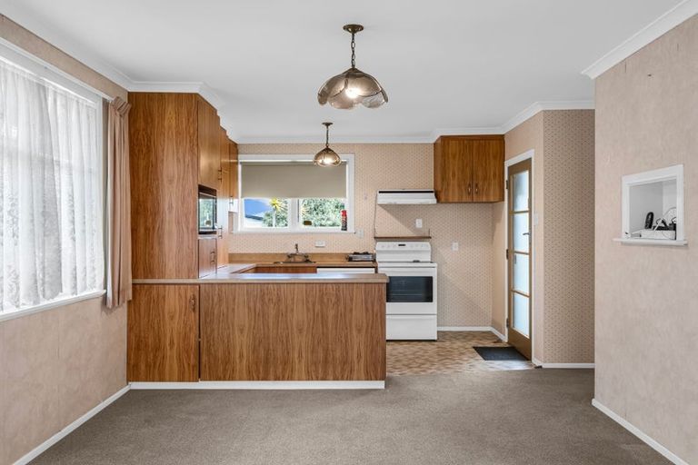 Photo of property in 22 Snowdon Avenue, Terrace End, Palmerston North, 4410