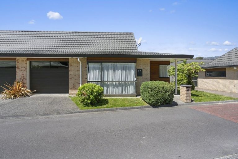 Photo of property in Redwood Village, 43/42 Main Road, Tawa, Wellington, 5028