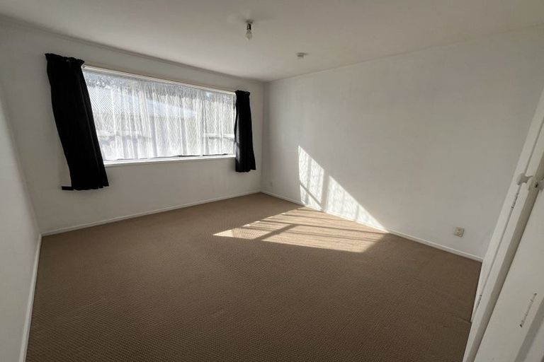 Photo of property in 3/46 Fruitvale Road, New Lynn, Auckland, 0600