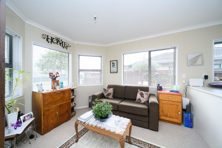 Photo of property in 2 Belvedere Crescent, Takaro, Palmerston North, 4412