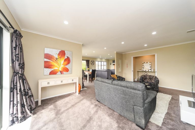 Photo of property in 115 Schnell Drive, Kelvin Grove, Palmerston North, 4414