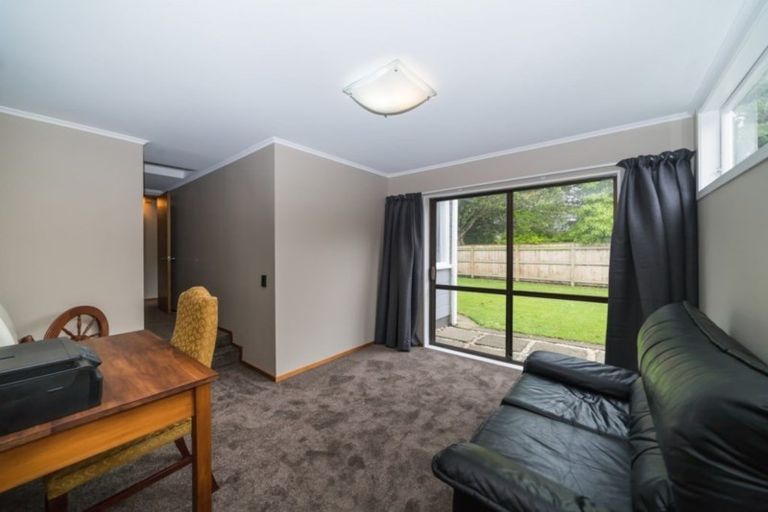 Photo of property in 6 Kapiti Place, Awapuni, Palmerston North, 4412