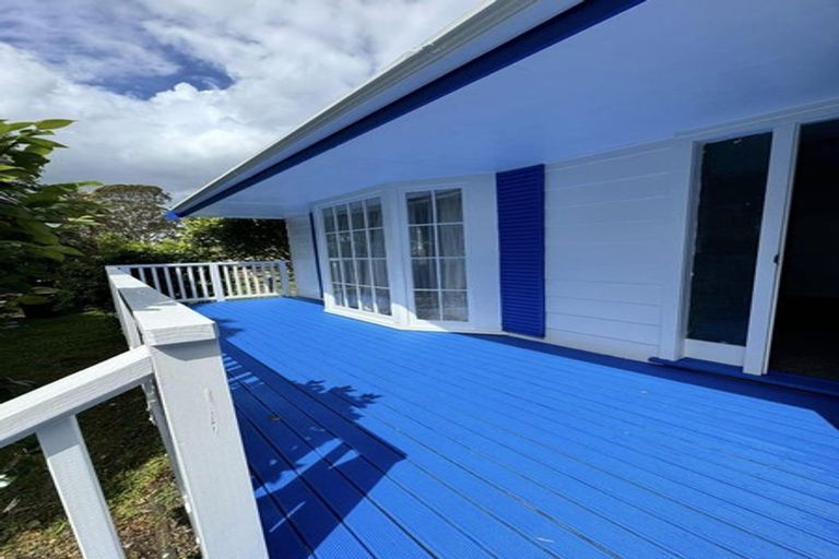 Photo of property in 16 Cottrell Place, Clendon Park, Auckland, 2103