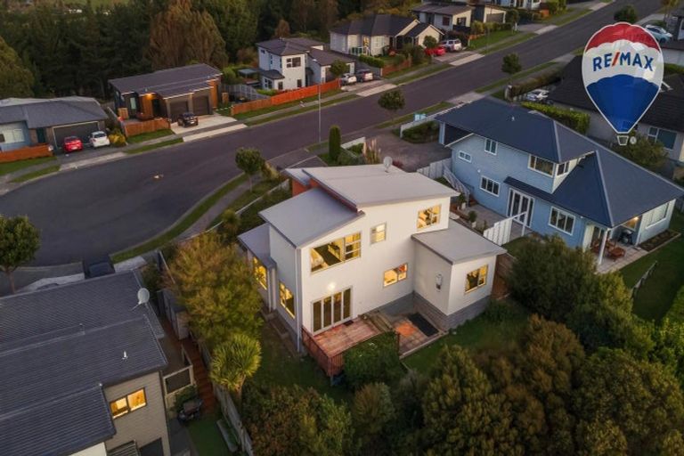 Photo of property in 137 Endeavour Drive, Whitby, Porirua, 5024