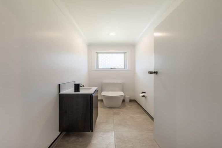 Photo of property in 5 Handley Place, Glen Avon, New Plymouth, 4312