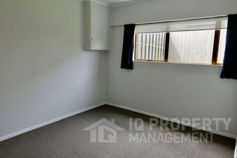 Photo of property in 2/77 Prince Regent Drive, Half Moon Bay, Auckland, 2012