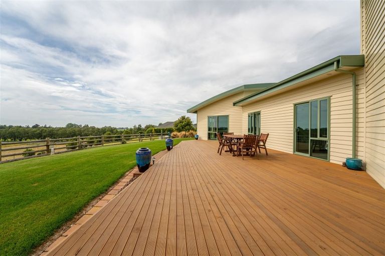 Photo of property in 591 Pleasant Point Highway, Levels, Timaru, 7975