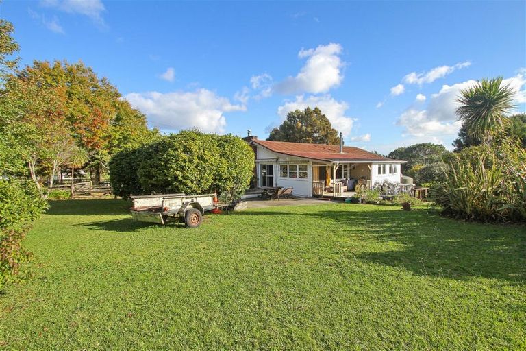 Photo of property in 370 Taupaki Road, Taupaki, Henderson, 0782