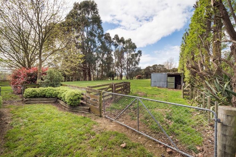 Photo of property in 803 Fitzherbert Road East, Aokautere, Palmerston North, 4471