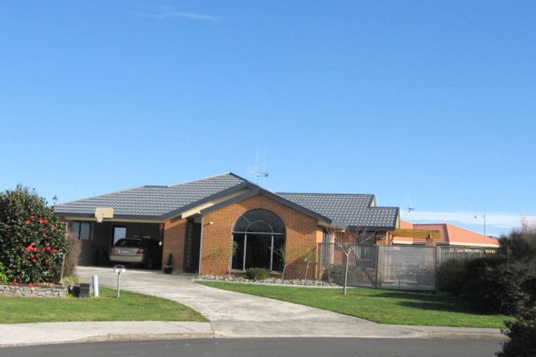 Photo of property in 25 Aldershot Place, Nawton, Hamilton, 3200