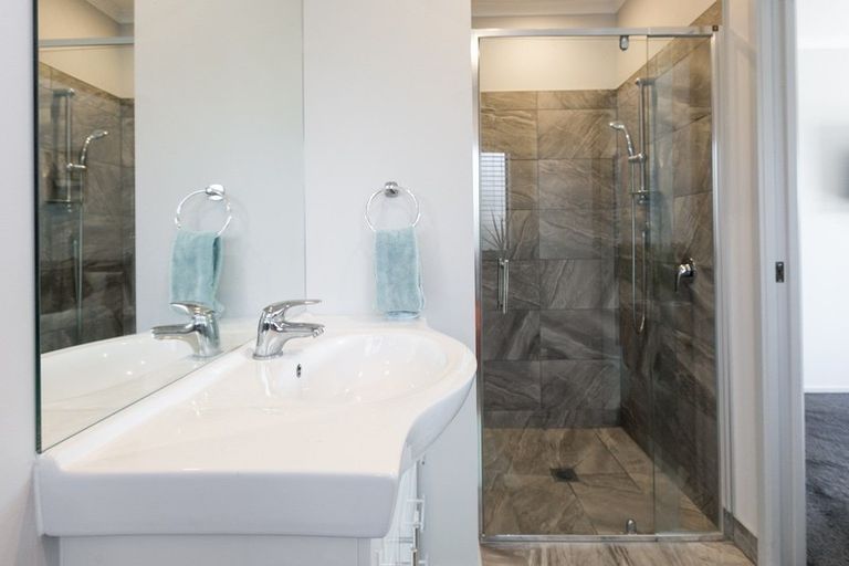 Photo of property in 15 Hawea Place, Poraiti, Napier, 4112