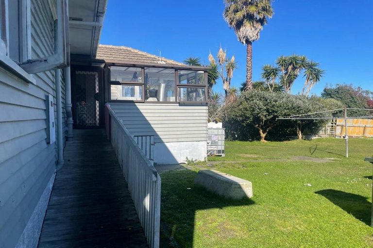 Photo of property in 13 Scotts Road, Manurewa East, Auckland, 2102