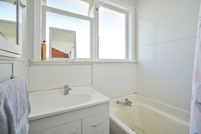 Photo of property in 803 Collinge Road, Mayfair, Hastings, 4122