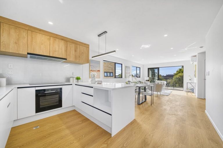Photo of property in 2/38 Kervil Avenue, Te Atatu Peninsula, Auckland, 0610