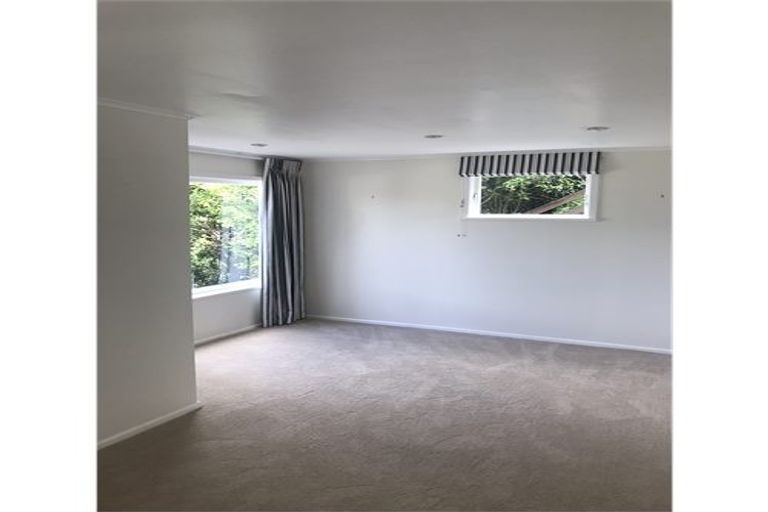 Photo of property in 53 London Road, Korokoro, Lower Hutt, 5012