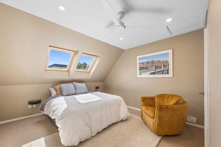 Photo of property in 75b Aikmans Road, Merivale, Christchurch, 8014