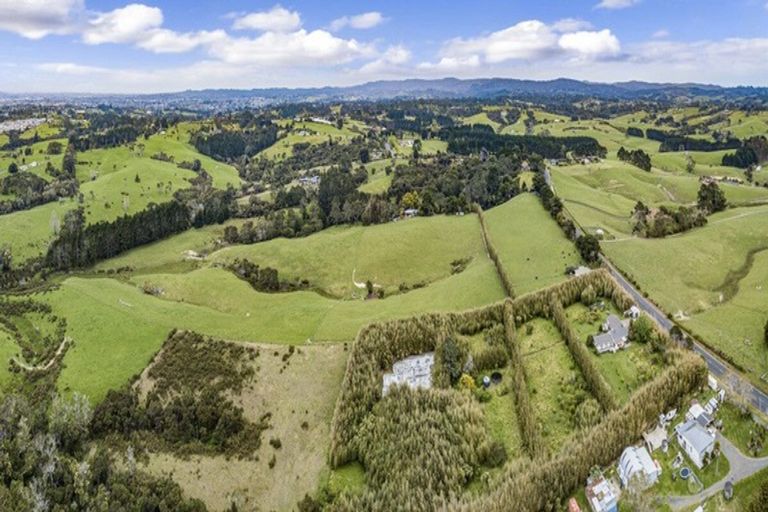 Photo of property in 257 Red Hills Road, Massey, Henderson, 0782