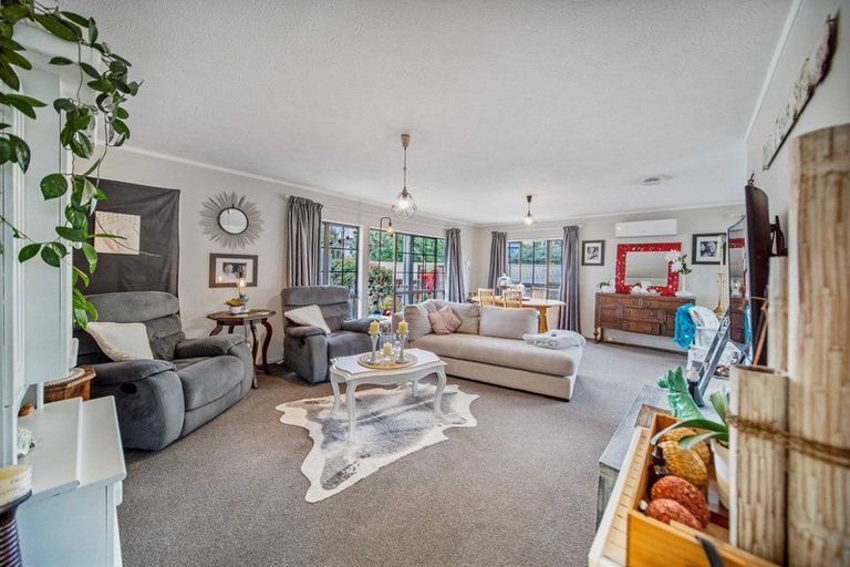 Photo of property in 30 Lorelei Place, Opaheke, Papakura, 2113