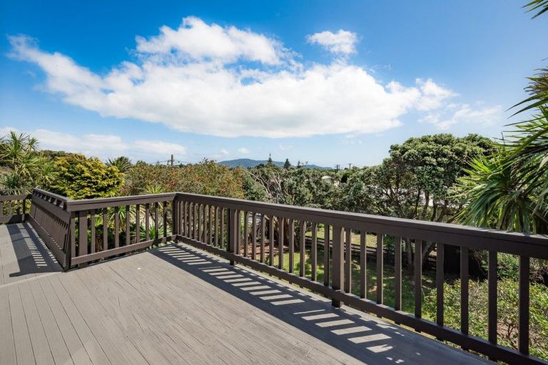 Photo of property in 3 Atua Street, Waikanae Beach, Waikanae, 5036