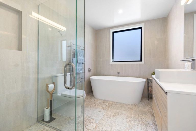 Photo of property in 5 Kerrera Lane, Jacks Point, Queenstown, 9371