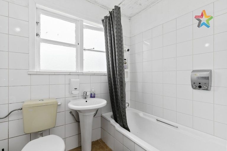 Photo of property in 58 Hewer Crescent, Naenae, Lower Hutt, 5011