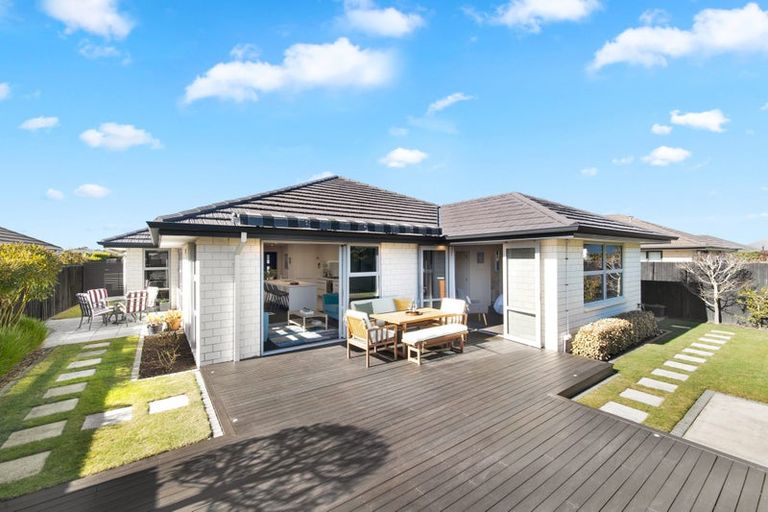 Photo of property in 16 Whitau Place, Marshland, Christchurch, 8083