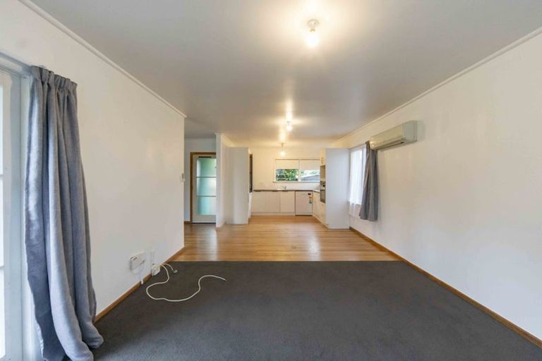 Photo of property in 2 Windsor Road, Maeroa, Hamilton, 3200