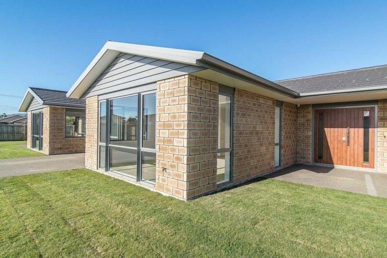 Photo of property in 12 Christow Court, Paraparaumu, 5032