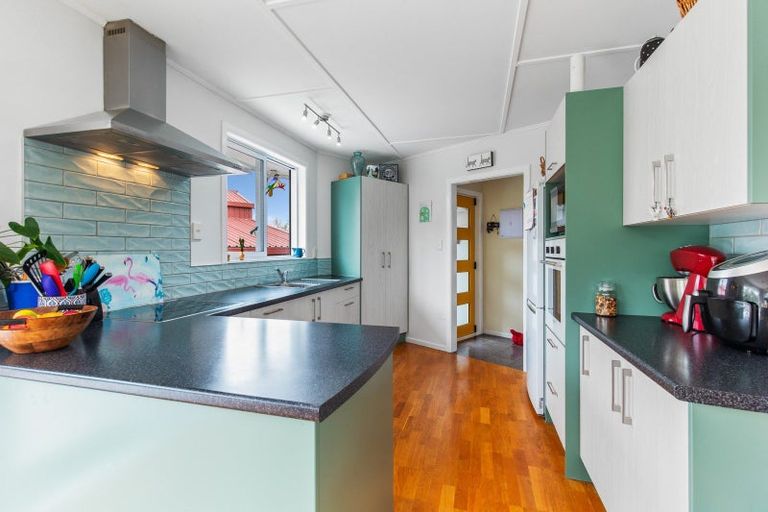 Photo of property in 11 Papaitonga Lake Road, Ohau, Levin, 5570