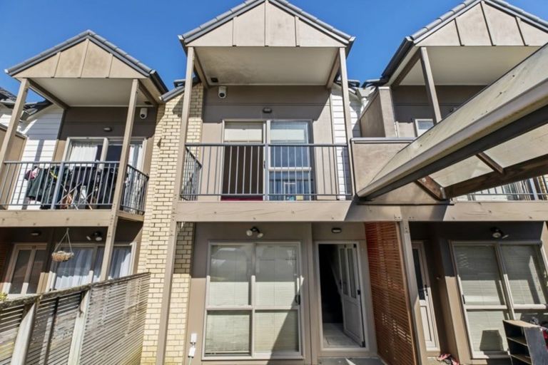 Photo of property in 14/94 Glengarry Road, Glen Eden, Auckland, 0602