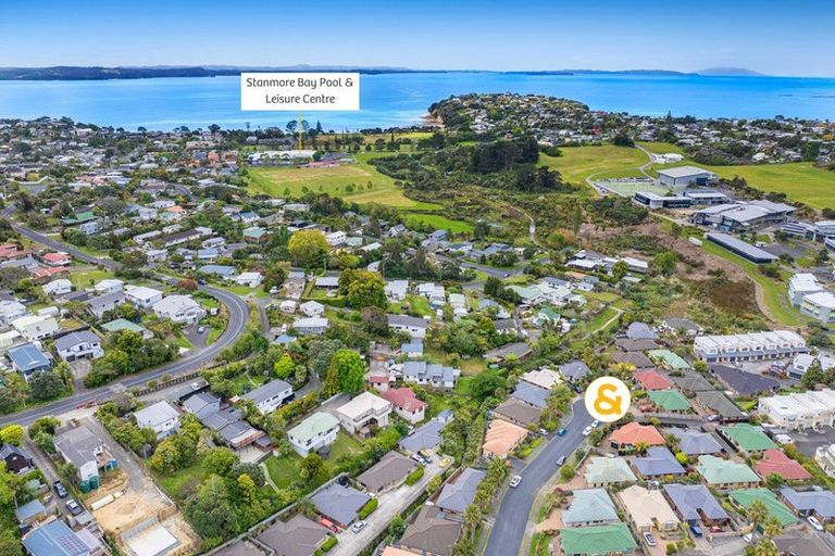 Photo of property in 12 Red Hibiscus Road, Stanmore Bay, Whangaparaoa, 0932