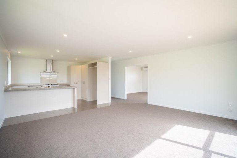 Photo of property in 33 Silicon Way, Fitzherbert, Palmerston North, 4410