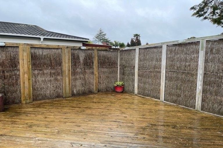 Photo of property in 2/55 Northcote Road, Hillcrest, Auckland, 0627