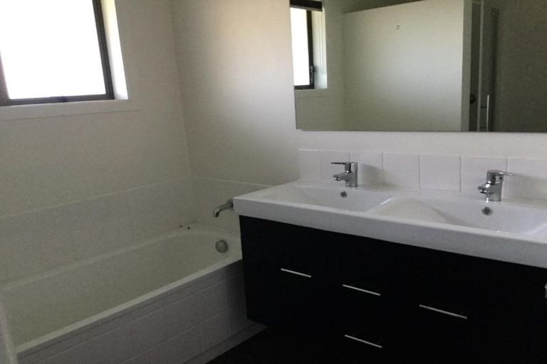 Photo of property in 52 Airport Drive, New Plymouth Airport, New Plymouth, 4373