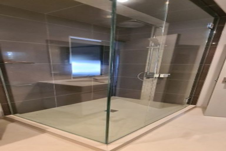 Photo of property in 3 The Terrace, Herald Island, Auckland, 0618