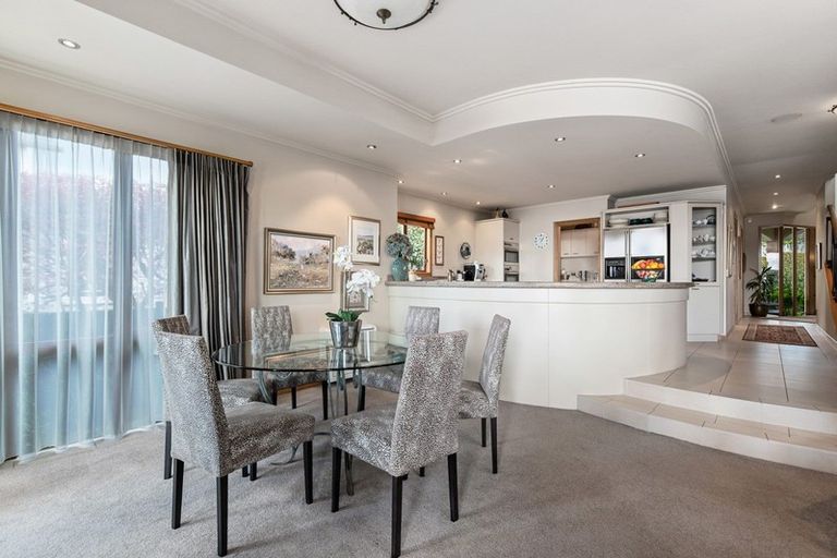 Photo of property in 64 Lake Crescent, Hamilton Lake, Hamilton, 3204