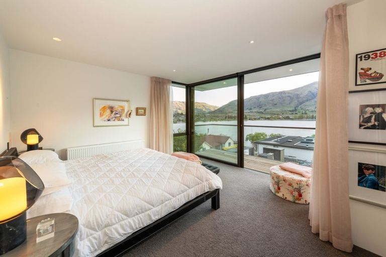 Photo of property in 10 Bay Rise, Wanaka, 9305