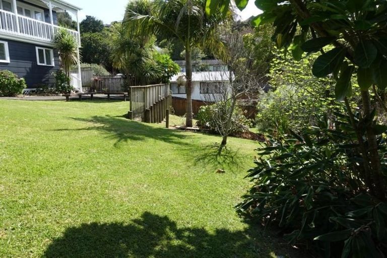 Photo of property in 35 Barker Rise, Northcross, Auckland, 0632