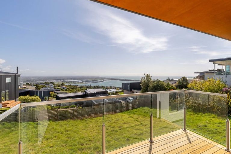 Photo of property in 5 Stoneyridge Close, Mount Pleasant, Christchurch, 8081