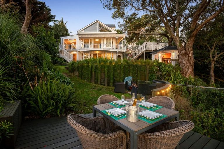 Photo of property in 36 Queen Street, Northcote Point, Auckland, 0627