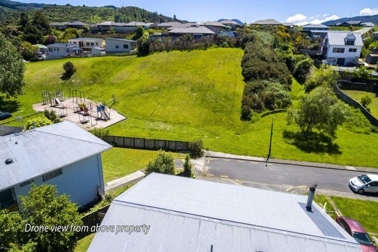 Photo of property in 51 Blueberry Grove, Timberlea, Upper Hutt, 5018