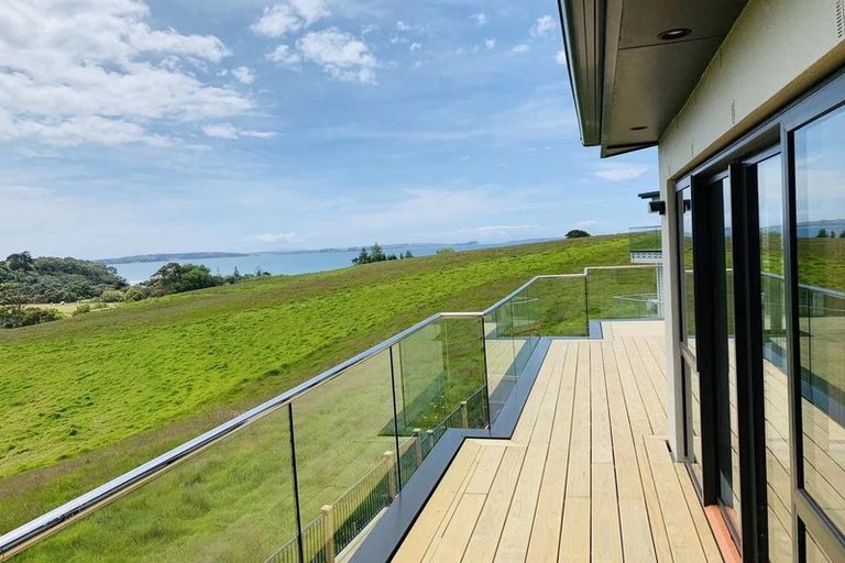 Photo of property in 7 Headland Drive, Long Bay, Auckland, 0630