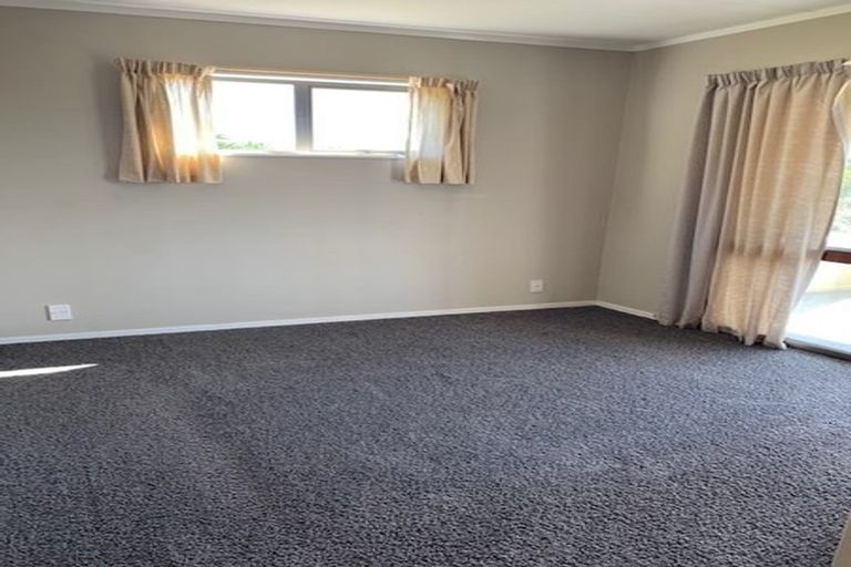 Photo of property in 20 Kaitawa Crescent, Paraparaumu, 5032