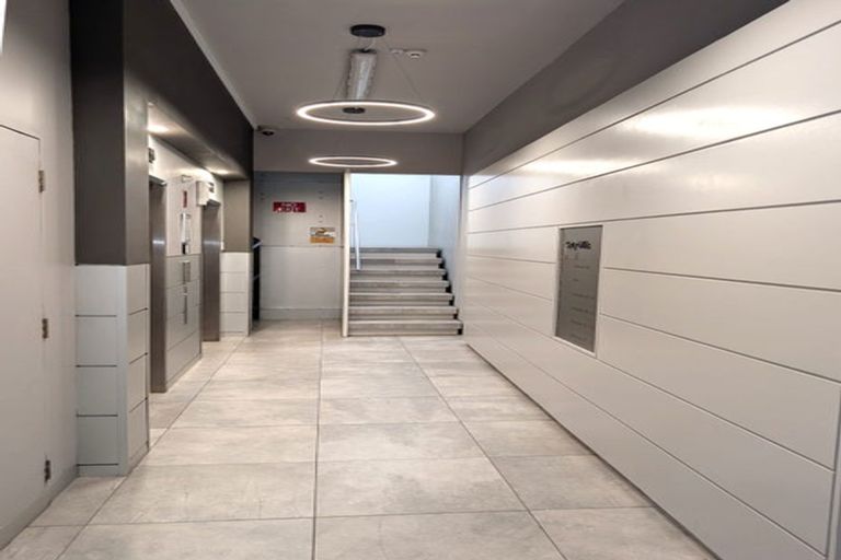 Photo of property in Gerondis Bldg Apartments, 305/60 Willis Street, Wellington Central, Wellington, 6011