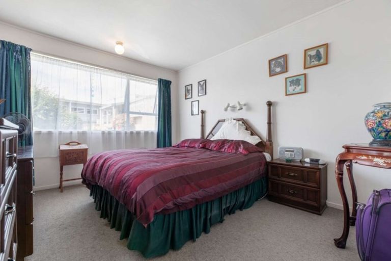 Photo of property in 4/28 Uxbridge Road, Mellons Bay, Auckland, 2014